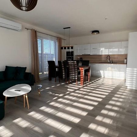 Klimatizovany Apartmanovy Dom S Virivkou, 9B Villa Janosikova Eksteriør bilde