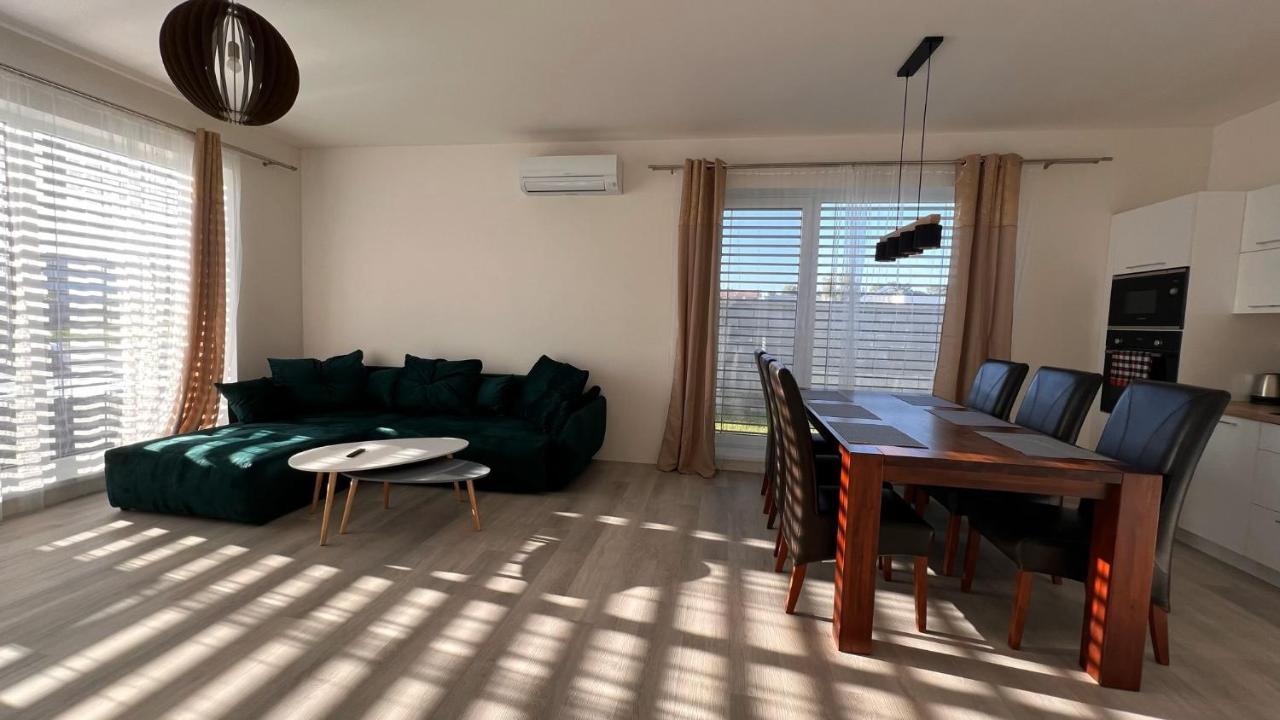 Klimatizovany Apartmanovy Dom S Virivkou, 9B Villa Janosikova Eksteriør bilde